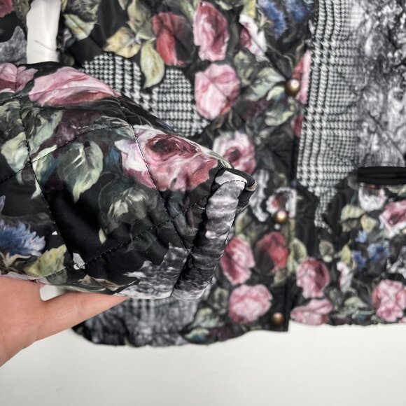 aNYplace Floral Quilted Bomber Jacket Women's Size Medium‎ - Picture 3 of 9